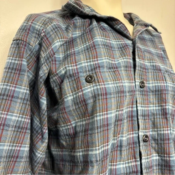 Patagonia blue button up flannel - Picture 4 of 6